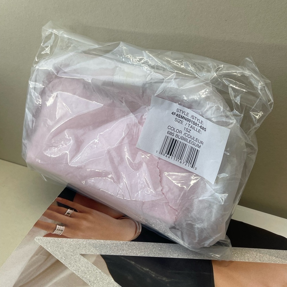 (new+tag) Marc Jacobs small crossbody pink fit large iphone pro max - Picture 5 of 8